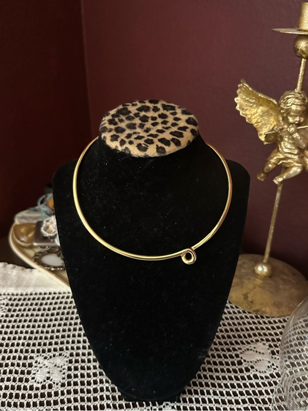 Gold Open Circle Choker Necklace - Women Jewelry - Picture 2 of 2